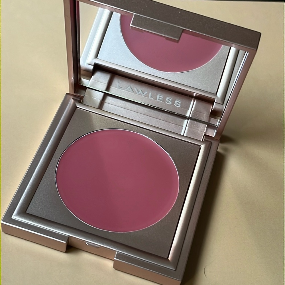 LAWLESS Pinch My Cheeks Soft-Blur Cream Blush.